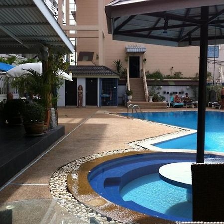 Marina Inn Pattaya Exterior foto